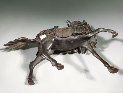 JAPON, Époque MEIJI (1868-1912)
Okimono en...