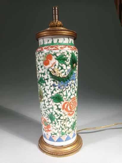 CHINE, Époque KANGXI (1662-1722)
Vase rouleau...