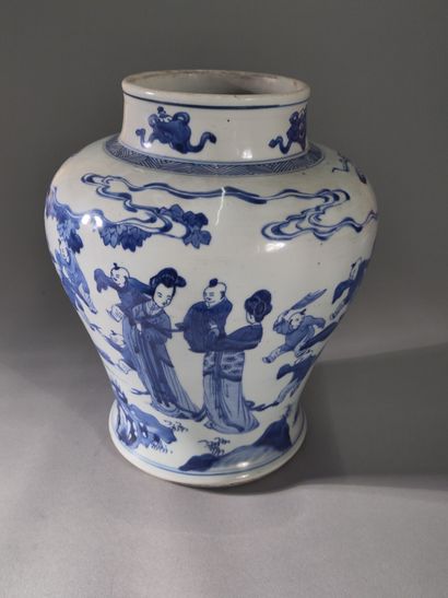 CHINE, Époque KANGXI (1662-1722)
Jarre balustre...