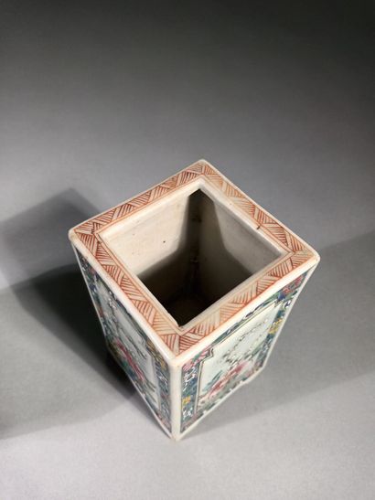 CHINE, Époque YONGZHENG (1723-1735)
Pot à...