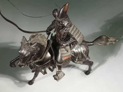 JAPON, Époque MEIJI (1868-1912)
Okimono en...