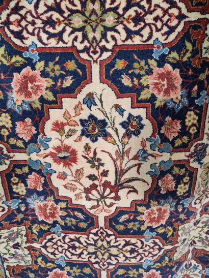 Tapis Najafabad (chaîne et trame en coton,...