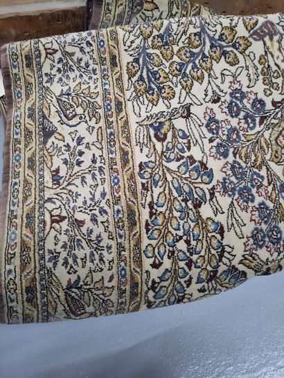 Tapis Ghoum en laine et soie (chaîne et trame...