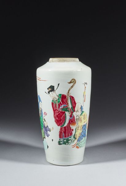 CHINE, XIXe siècle
Vase en porcelaine émaillée...