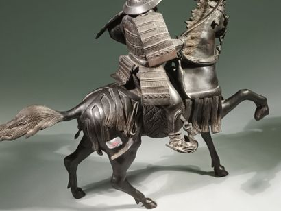 JAPON, Époque MEIJI (1868-1912)
Okimono en...