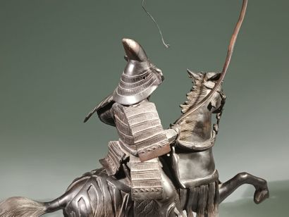 JAPON, Époque MEIJI (1868-1912)
Okimono en...
