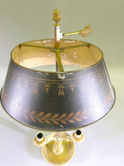 Lampe bouillotte en bronze doré, à trois...