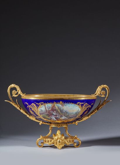 Dans le goût de Sèvres
Coupe en porcelaine...