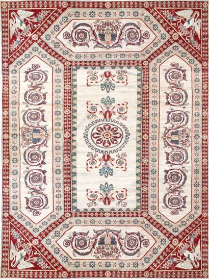 Tapis contemporain à décor Empire
Noué à...
