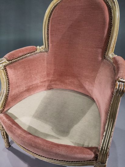 Molded and painted wood Bergère, with cabriolet...