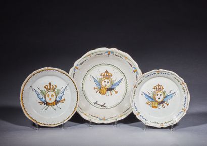 NEVERS
Earthenware salad bowl with polychrome...