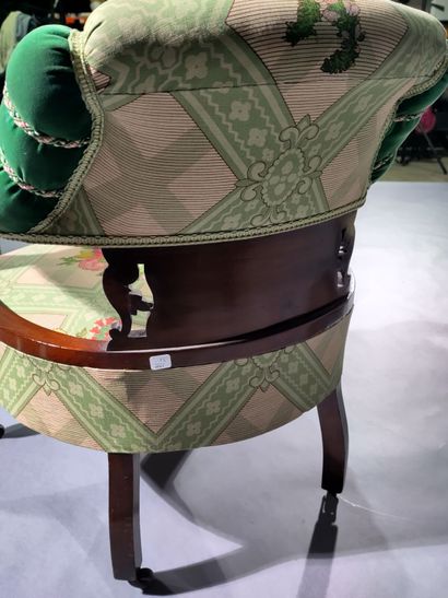 Mobilier de salon en placage de bois sombre...