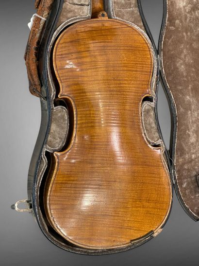 Violon français fait à la fin du XIXe siècle
Portant...