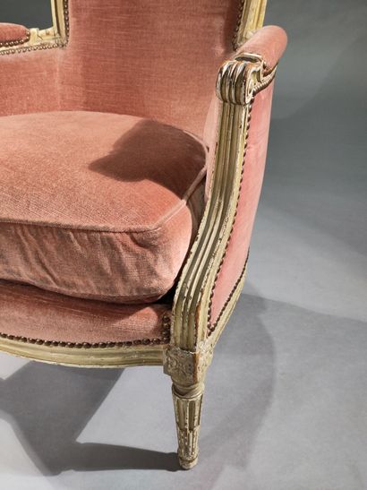 Molded and painted wood Bergère, with cabriolet...