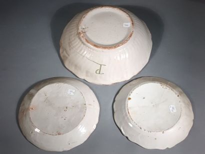 NEVERS
Earthenware salad bowl with polychrome...