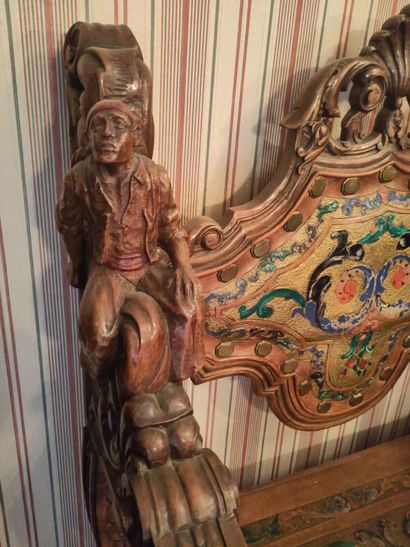 Paire d'importants fauteuils curule en bois...