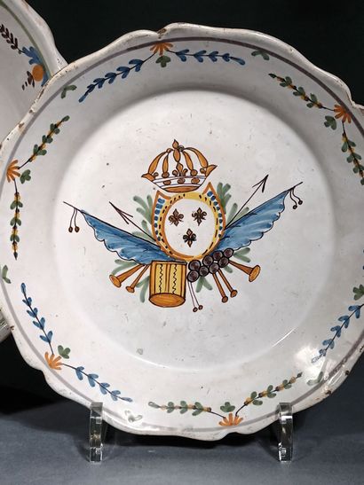 NEVERS
Earthenware salad bowl with polychrome...