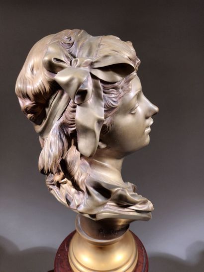 D'après Auguste RODIN (1840-1917) 
Suzon
Modèle...