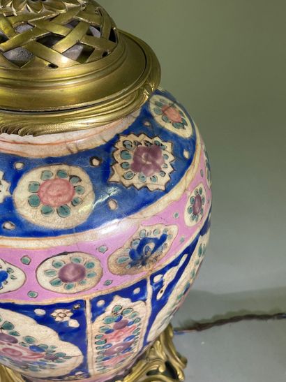 IRAN, Qadjar
Glazed ceramic jug with polychrome...