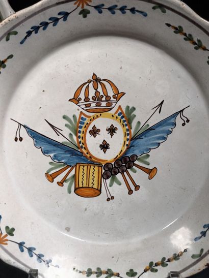 NEVERS
Earthenware salad bowl with polychrome...