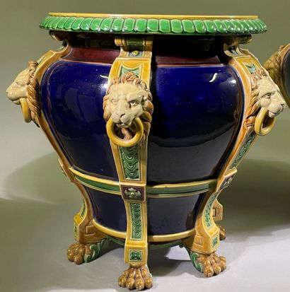 MINTON - XIXe siècle
Paire de cache-pots...