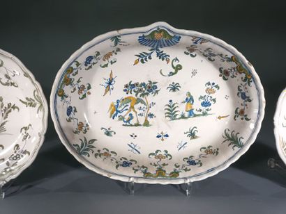 MOUSTIERS
Bowl with blue, green and yellow...
