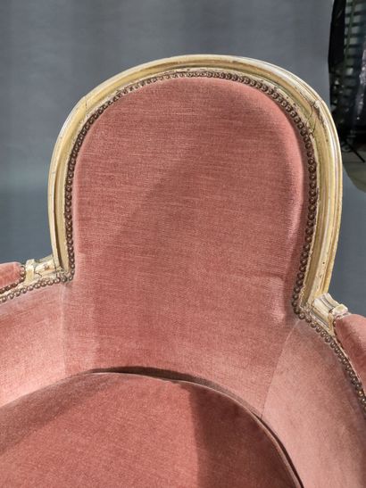 Molded and painted wood Bergère, with cabriolet...