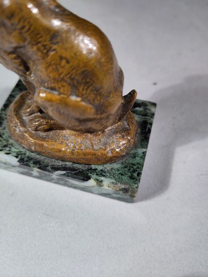 Antoine-Louis BARYE (1795-1875) 
Lièvre assis
Bronze...