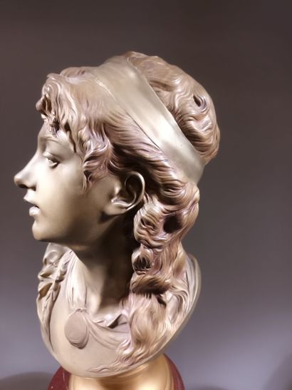 D'après Auguste RODIN (1840-1917) 
Suzon
Modèle...