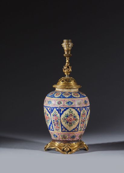 IRAN, Qadjar
Glazed ceramic jug with polychrome...