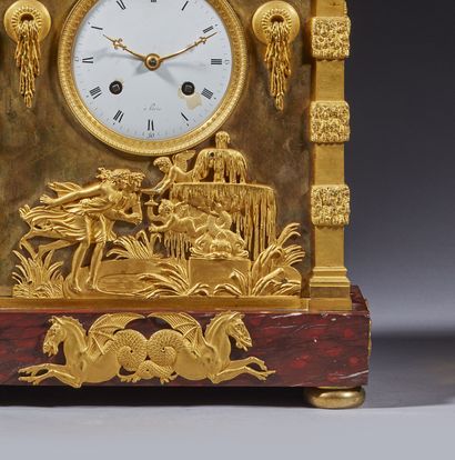 Pendule à l'Amour et au Temps, en bronze...