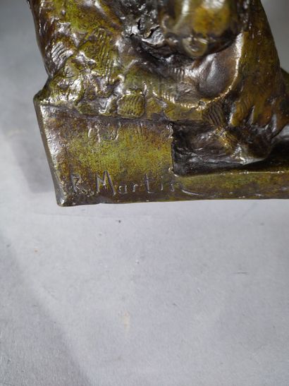Raymonde MARTIN (1887-1977)
Baby's toilet
Bronze...