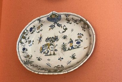 MOUSTIERS
Bowl with blue, green and yellow...