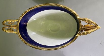 Dans le goût de Sèvres
Coupe en porcelaine...
