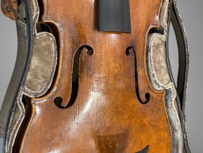Violon français fait à la fin du XIXe siècle
Portant...