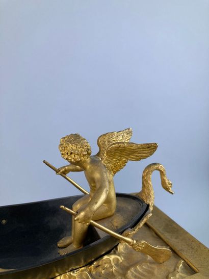 Pendule à l'Amour et au Temps, en bronze...