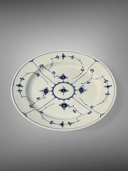 ROYAL COPENHAGEN.
White porcelain service...