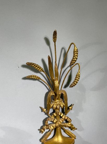 Paire d'appliques en bois doré à deux bras...