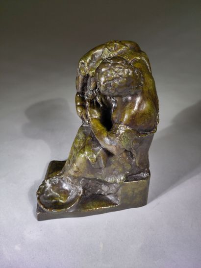 Raymonde MARTIN (1887-1977)
Baby's toilet
Bronze...