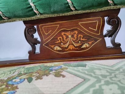 Mobilier de salon en placage de bois sombre...