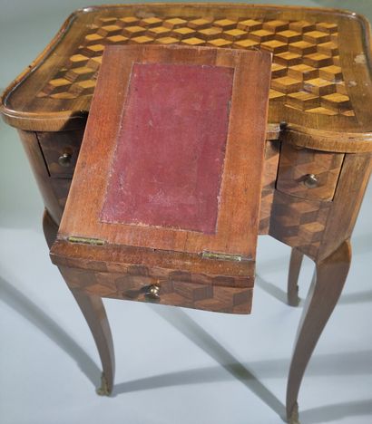 Writing table in cube marquetry (all sides)...