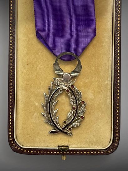 Quatre décorations :
- Légion d'honneur,...