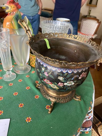 Ferdinand BARBEDIENNE 
Vase en métal cloisonné...