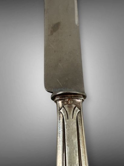 Ménagère de couverts en argent (poinçon Minerve)...