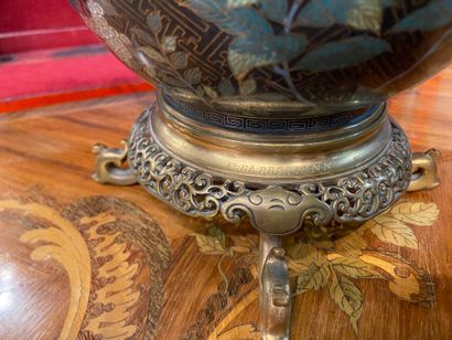 Ferdinand BARBEDIENNE 
Vase en métal cloisonné...