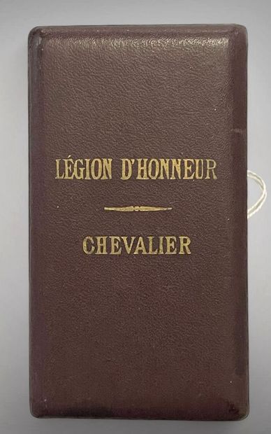 Quatre décorations :
- Légion d'honneur,...