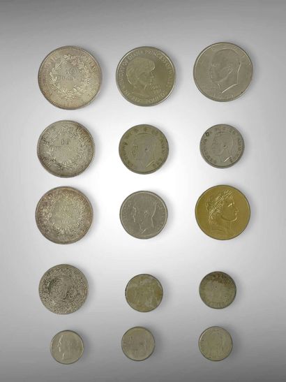 Lot de quatorze pièces, 50 F., 10 F., dirhams,...