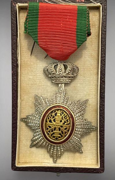 Quatre décorations :
- Légion d'honneur,...