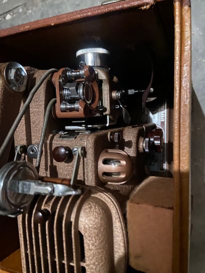Caméra «Cine-Kodak Magazine 16 Camera» dans...