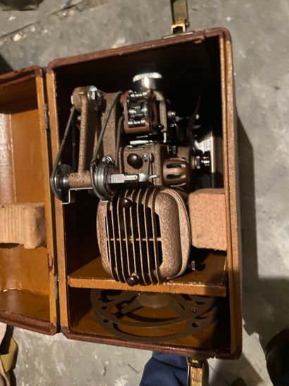 Caméra «Cine-Kodak Magazine 16 Camera» dans...